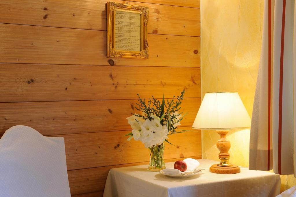 Naturhotel Alpenrose Millstatt Szoba fotó